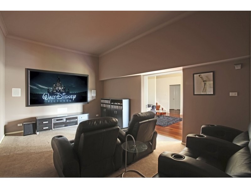 15 Warner Street, Camden Park NSW 2570