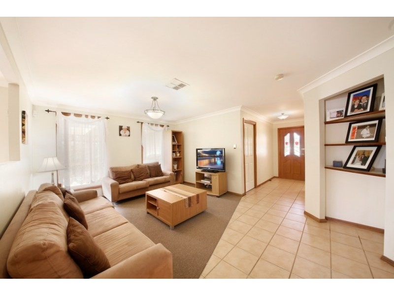 3 Montgomery Circuit, Narellan Vale NSW 2567