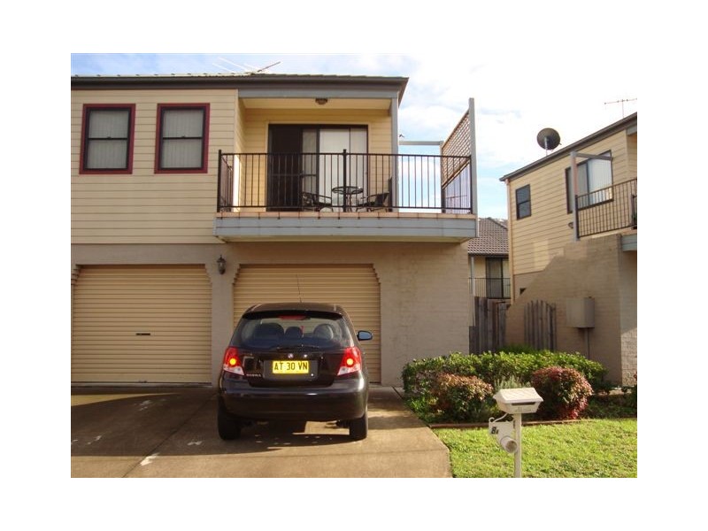 8a Pickets Place, Currans Hill NSW 2567