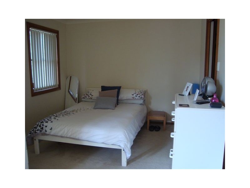 8a Pickets Place, Currans Hill NSW 2567