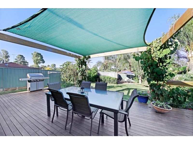 10 Nott Place, Mount Annan NSW 2567