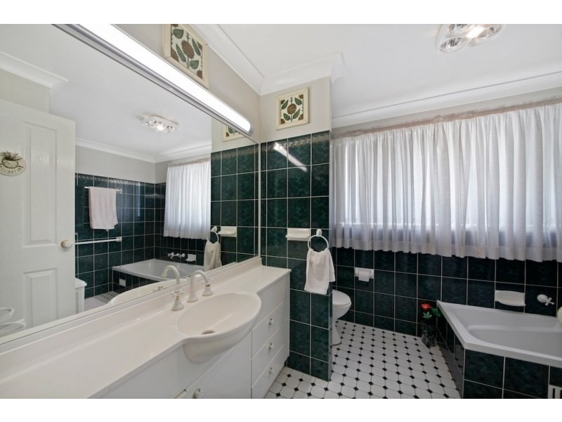 3 Dowle Place, Camden South NSW 2570