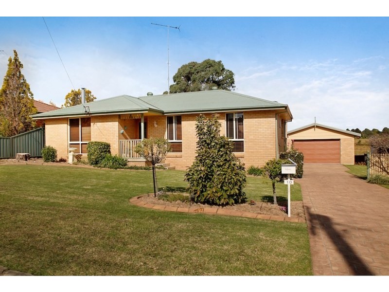 10 Glenbrook Place, The Oaks NSW 2570