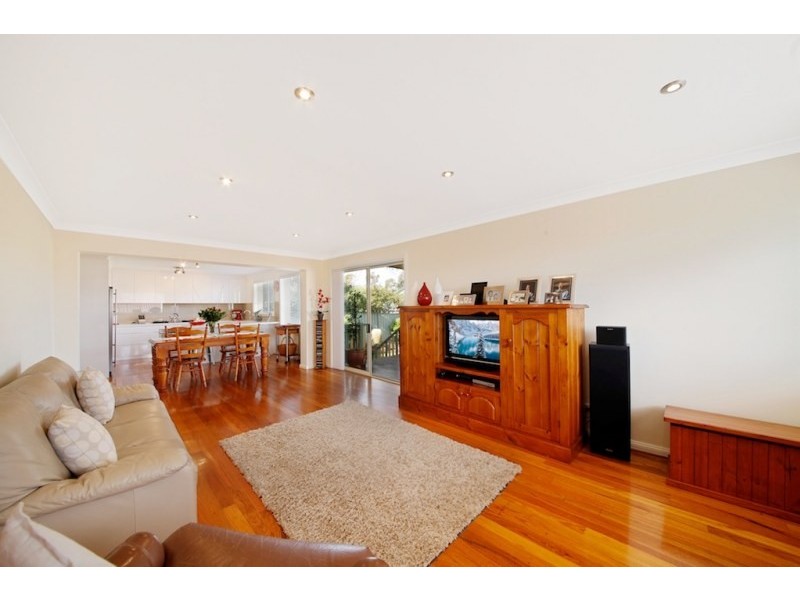 10 Glenbrook Place, The Oaks NSW 2570