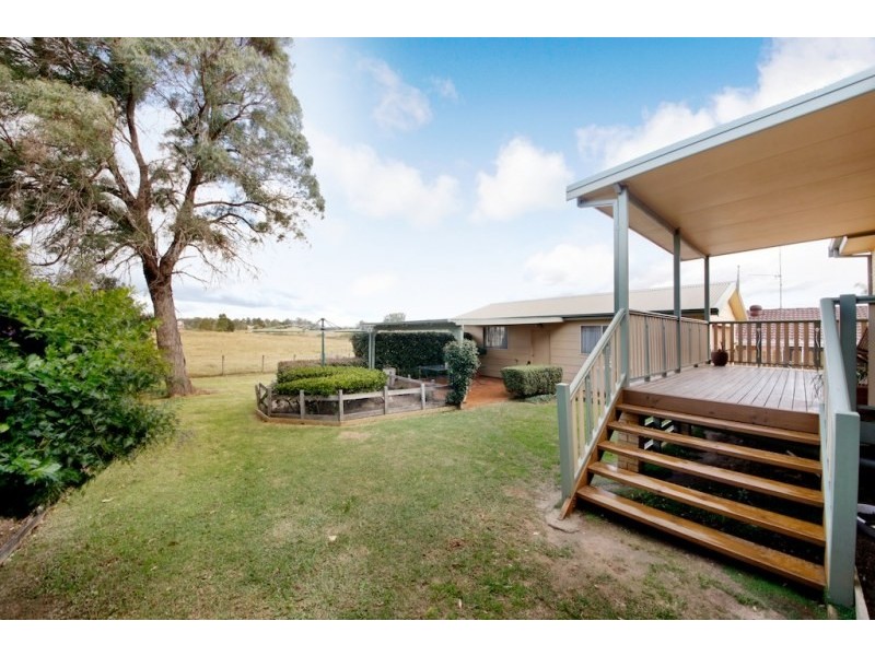 10 Glenbrook Place, The Oaks NSW 2570