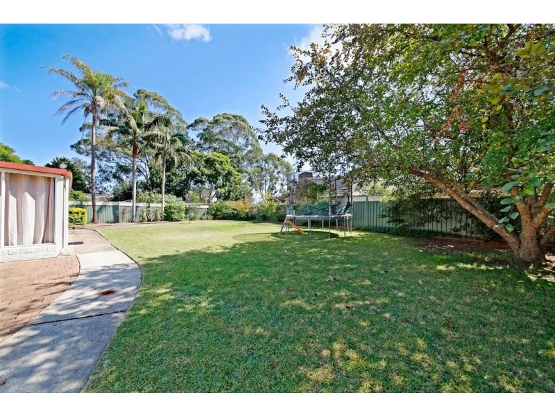 3 Adelong Place, Camden South NSW 2570