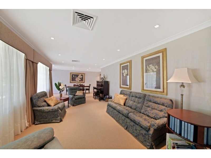 3 Adelong Place, Camden South NSW 2570