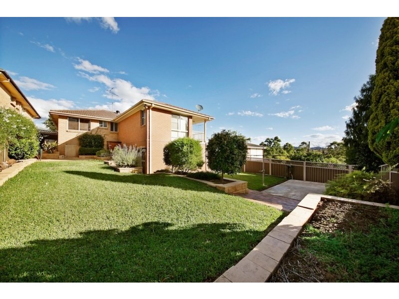 4 Cunningham Place, Camden South NSW 2570