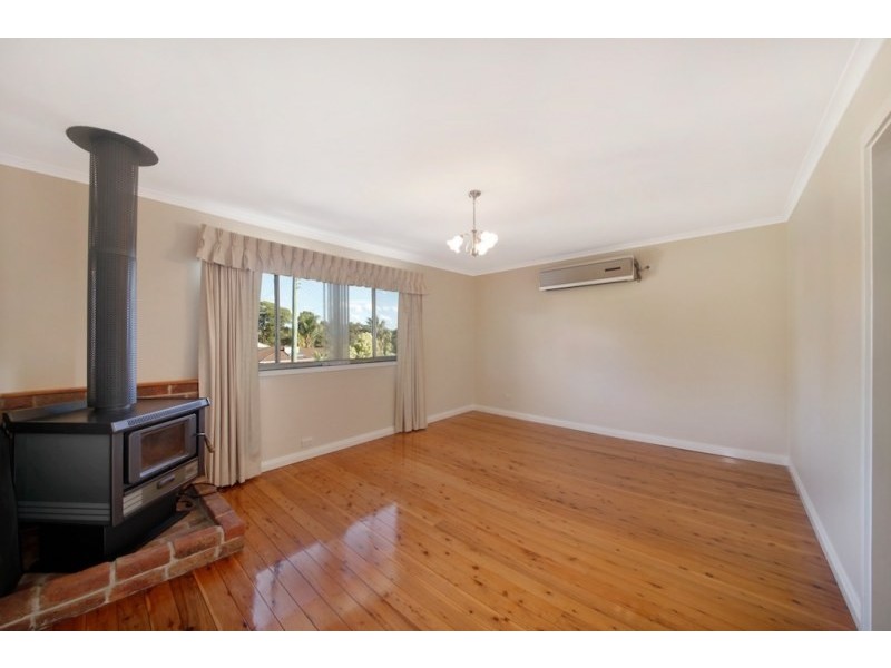 4 Cunningham Place, Camden South NSW 2570