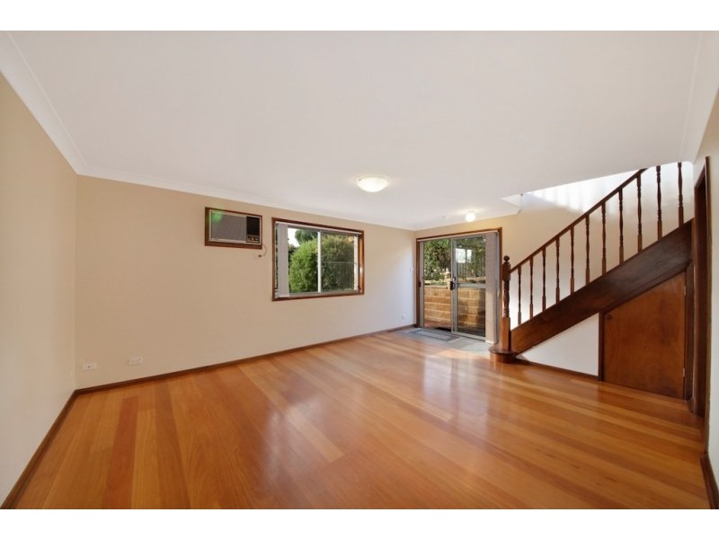 4 Cunningham Place, Camden South NSW 2570