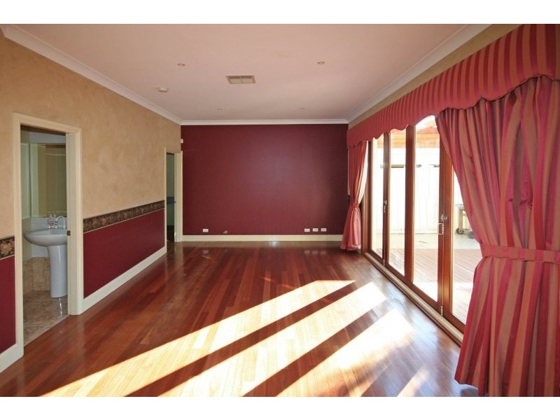 15 Hickson Circuit, Harrington Park NSW 2567