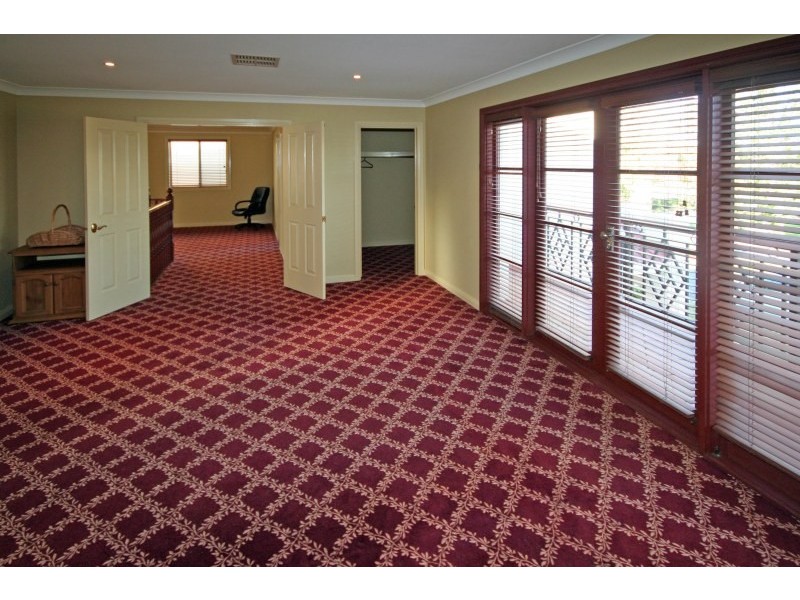 15 Hickson Circuit, Harrington Park NSW 2567