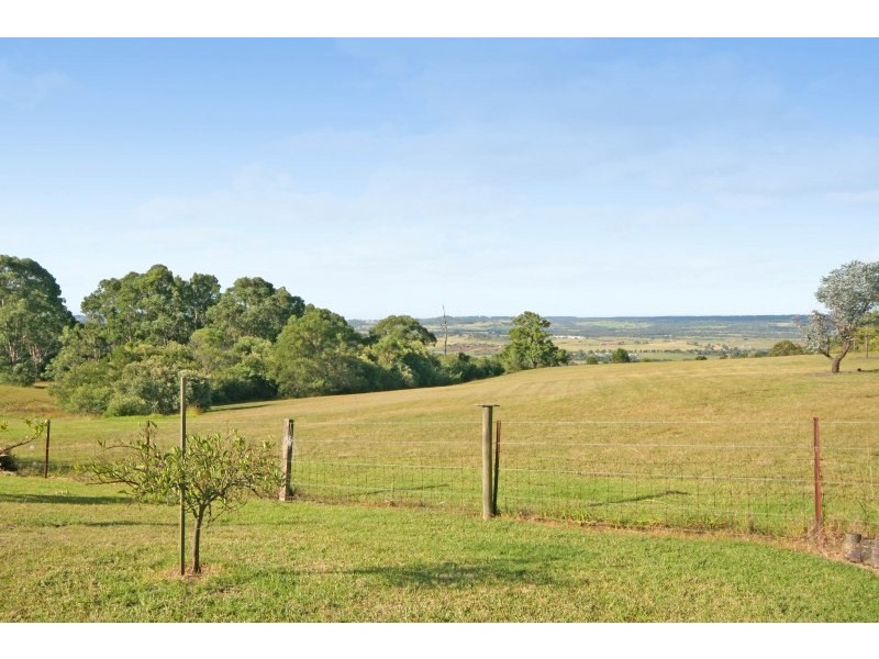 15 Plateau Drive, Razorback NSW 2571