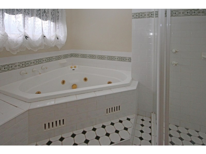 11 Smith Place, Mount Annan NSW 2567