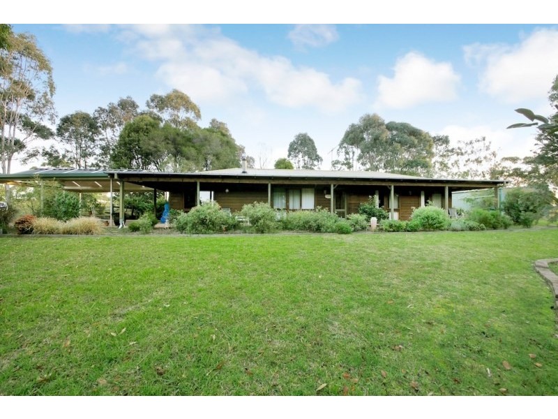 180 Donalds Range Road, Razorback NSW 2571