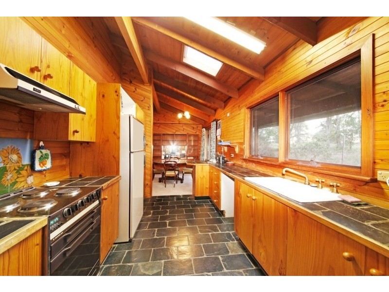 180 Donalds Range Road, Razorback NSW 2571