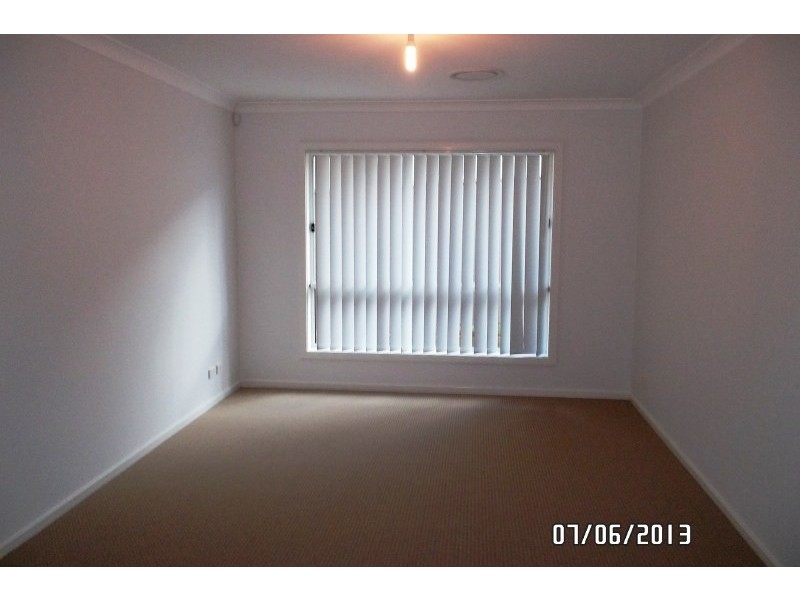 1 Floribunda Way, Mount Annan NSW 2567