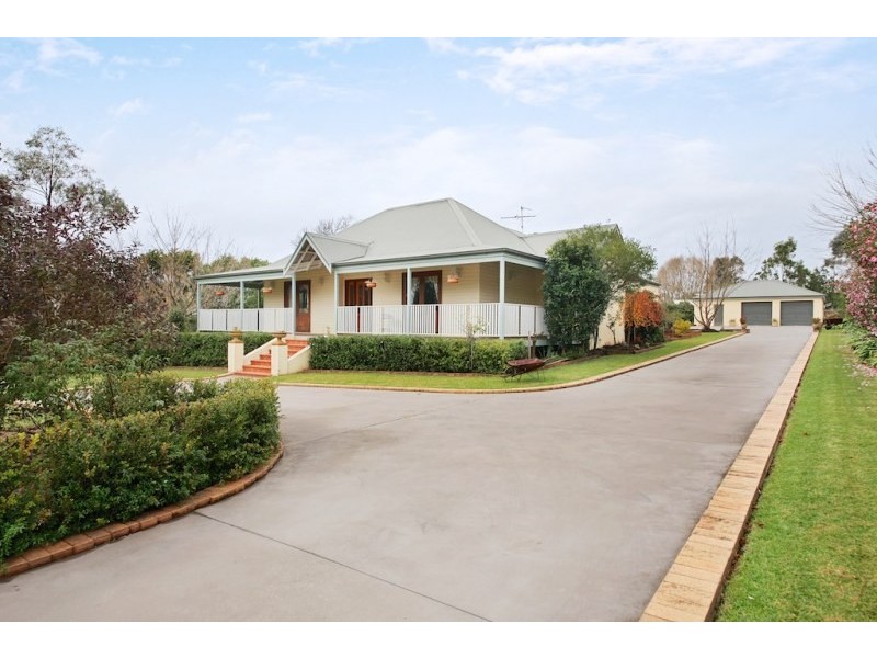 6 Remembrance Drive, Tahmoor NSW 2573