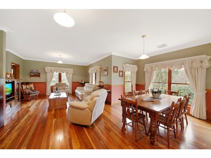 6 Remembrance Drive, Tahmoor NSW 2573