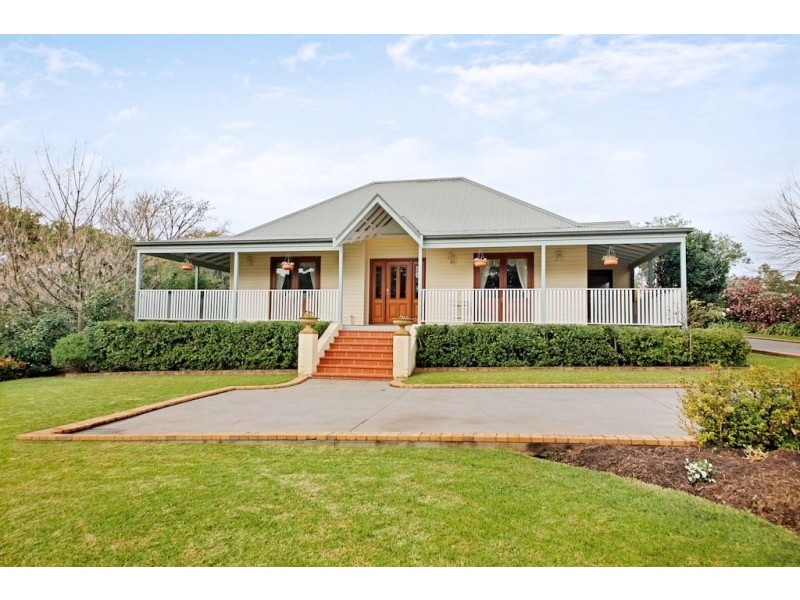 6 Remembrance Drive, Tahmoor NSW 2573