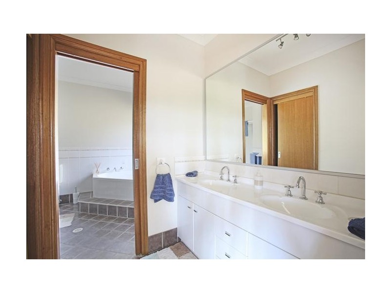 6 Sawadee Drive, Razorback NSW 2571
