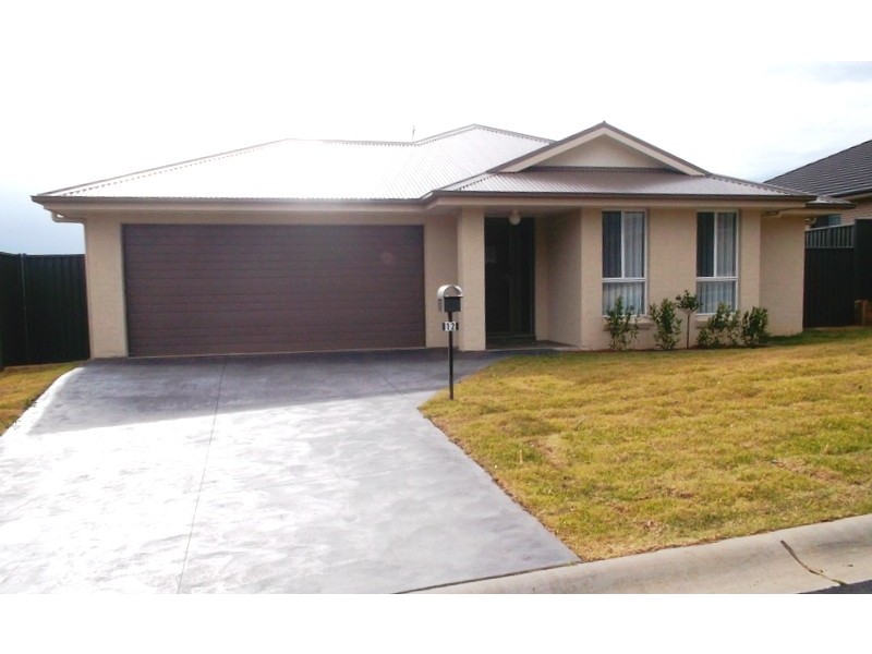 12 Weirberly Road, Elderslie NSW 2570