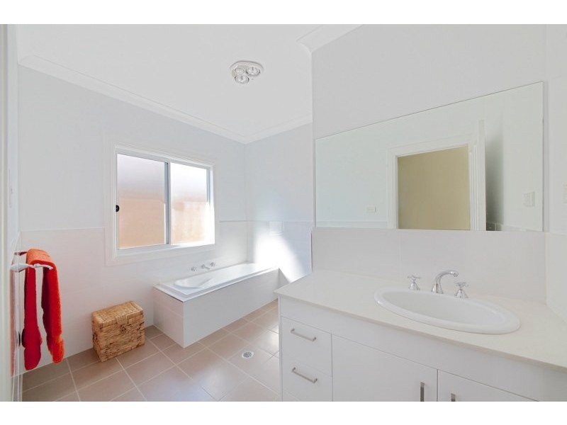 57 Rheinbergers Circuit, Elderslie NSW 2570