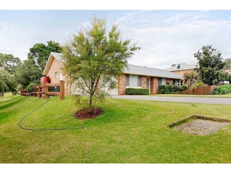 34 Russell Street, The Oaks NSW 2570