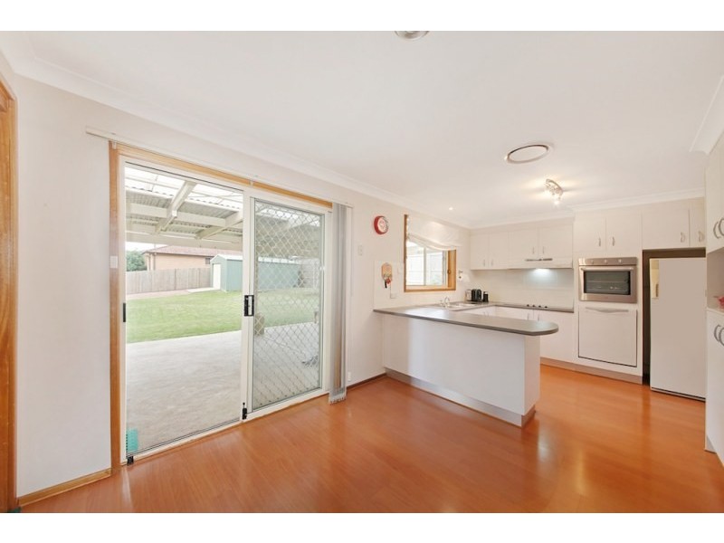 34 Russell Street, The Oaks NSW 2570
