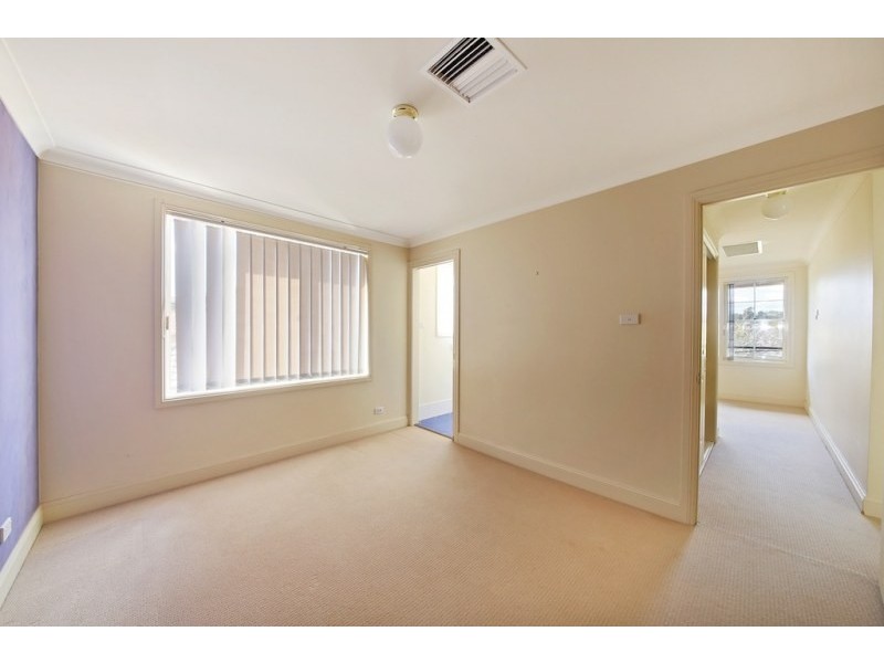 31 Banksia Road, Mount Annan NSW 2567