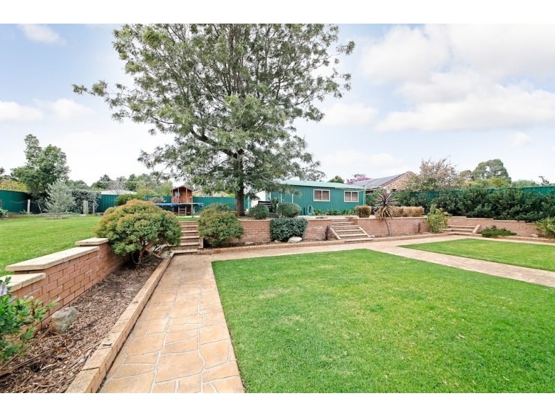 1 Devitt Crescent, The Oaks NSW 2570