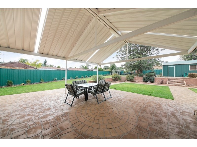 1 Devitt Crescent, The Oaks NSW 2570