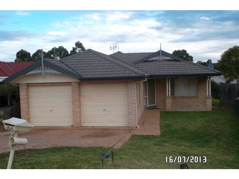 63 Downes Crescent, Currans Hill NSW 2567