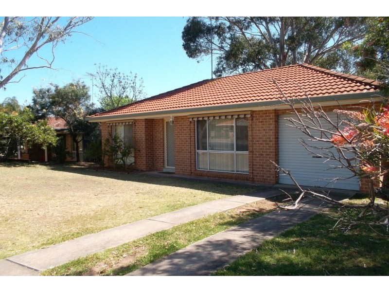 284 Welling Drive, Mount Annan NSW 2567