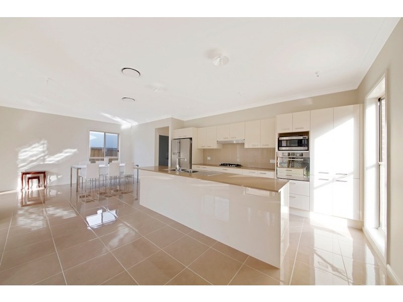 16 Lock Street, Camden Park NSW 2570