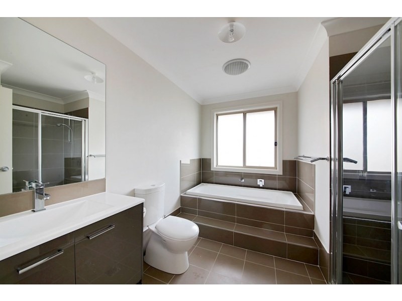 16 Lock Street, Camden Park NSW 2570