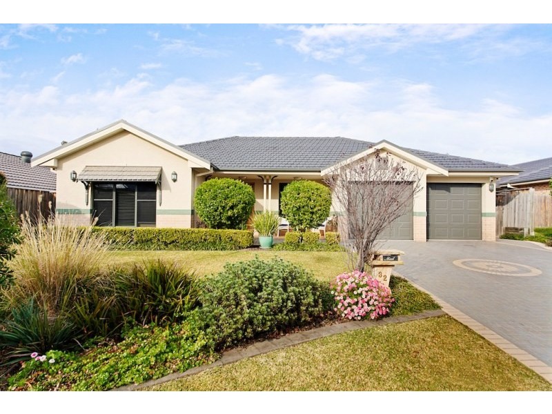 32 MacArthur Circuit, Camden Park NSW 2570