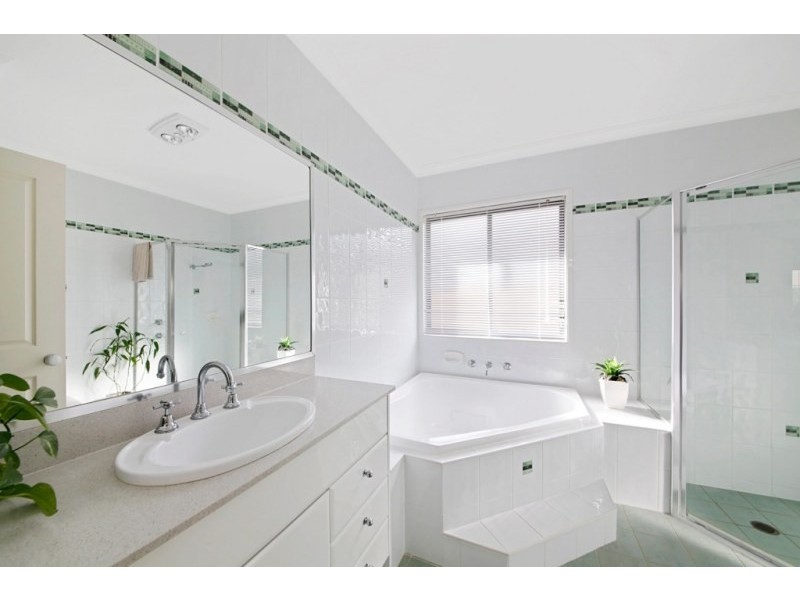 32 MacArthur Circuit, Camden Park NSW 2570