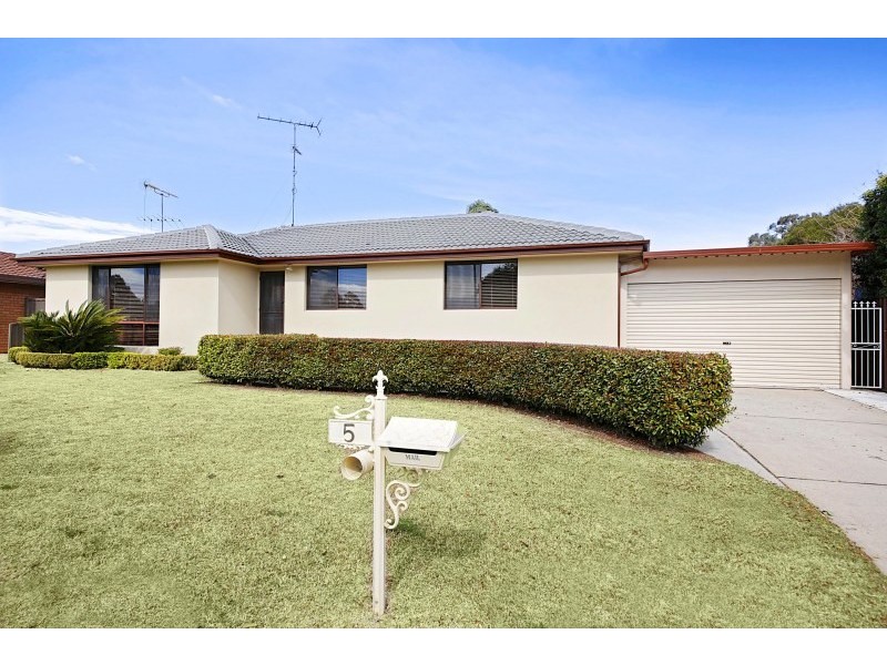 5 West Place, Camden South NSW 2570