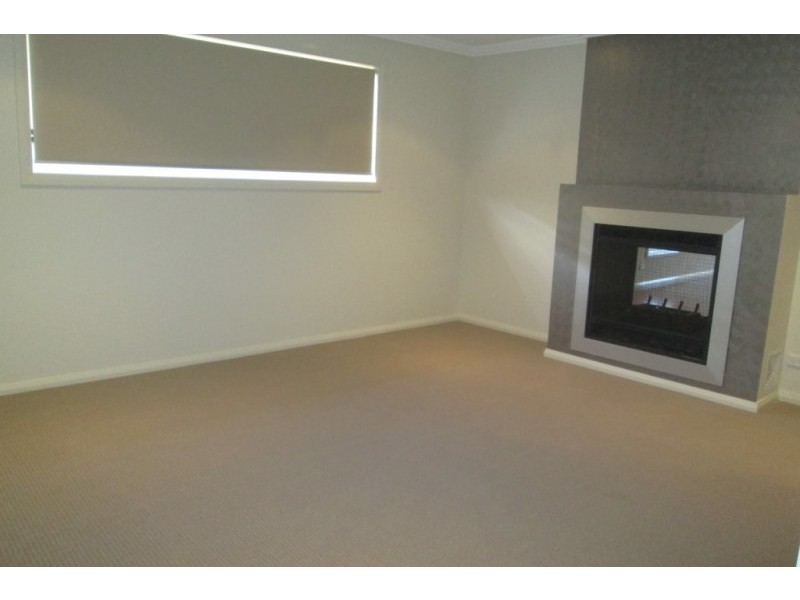 13 Franzman Avenue, Elderslie NSW 2570