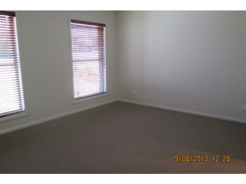 13 Franzman Avenue, Elderslie NSW 2570