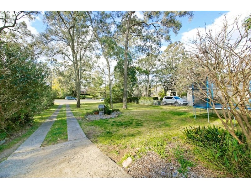 19 Elizabeth Macarthur Avenue, Camden South NSW 2570