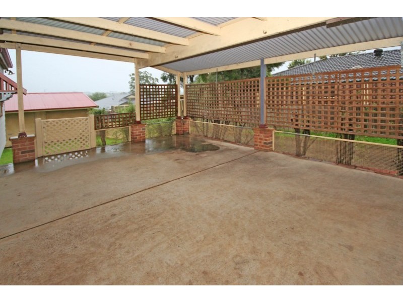 869 Montpellier Drive, The Oaks NSW 2570