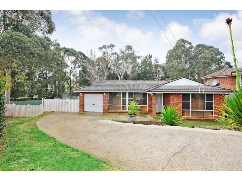 1 Marsh Place, The Oaks NSW 2570