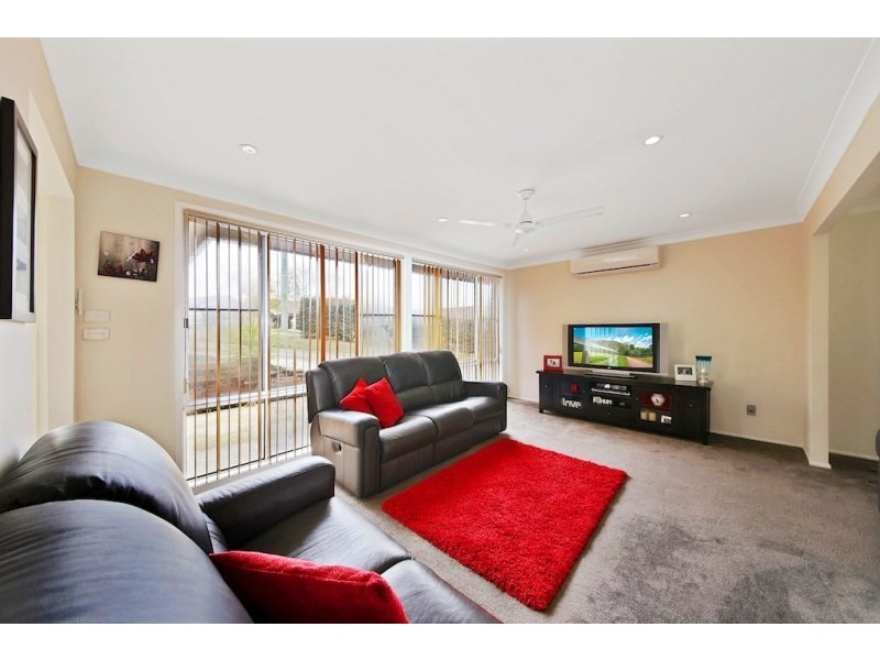 1 Marsh Place, The Oaks NSW 2570