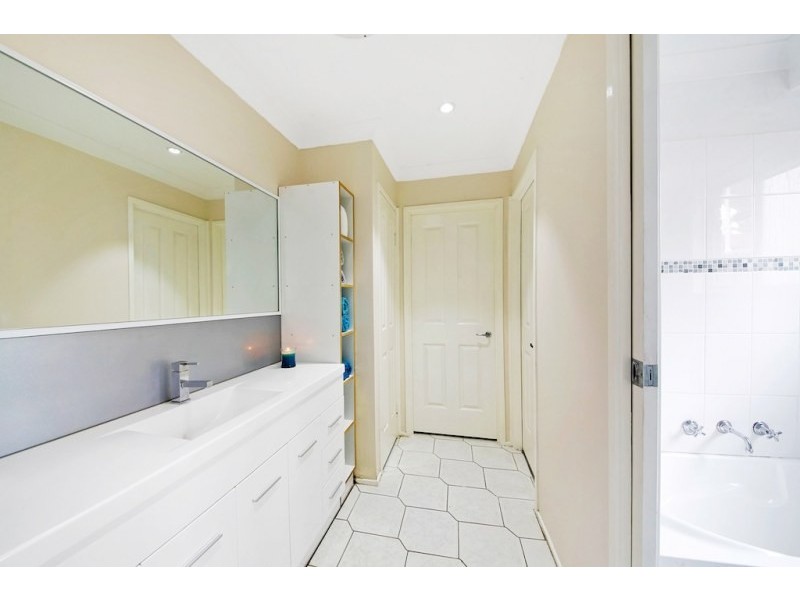 1 Marsh Place, The Oaks NSW 2570