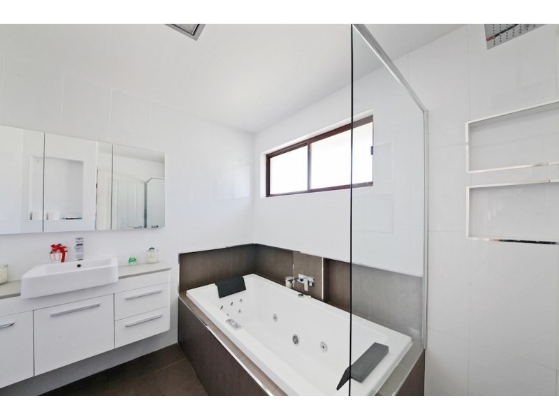 24 McEwan Circuit, Mount Annan NSW 2567