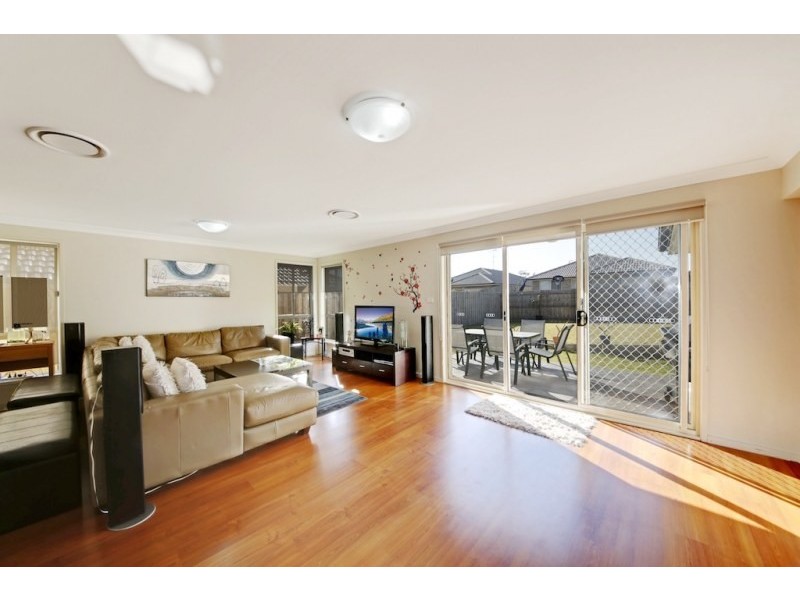 34 Kerrigan Crescent, Elderslie NSW 2570