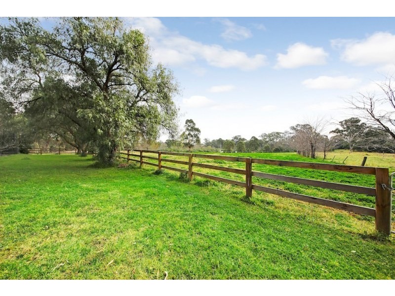 24 Araluen Place, Camden South NSW 2570