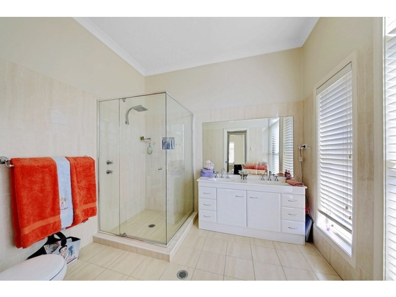 153 MacArthur Circuit, Camden Park NSW 2570